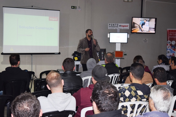 Reymaster encerra campanha do eletricista com evento em Curitiba